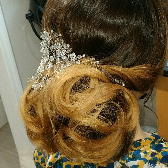 Crystal Bridal Hairpiece, tried on only for trial main image 4